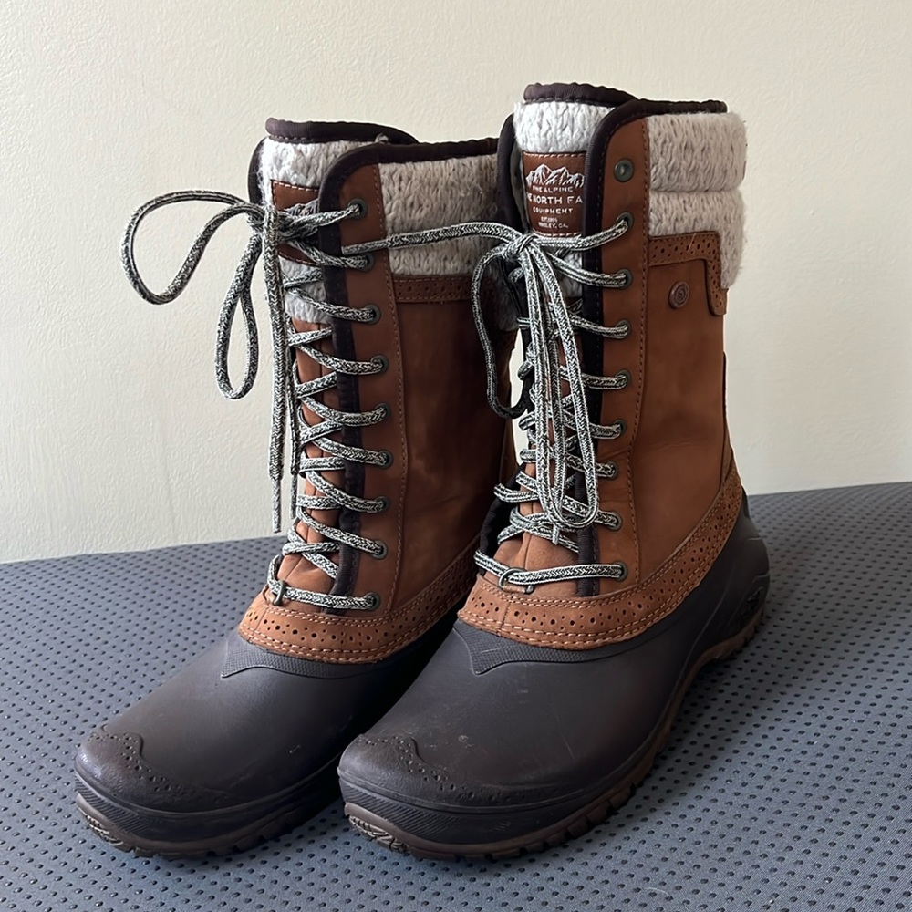 Women’s The North Face winter boots